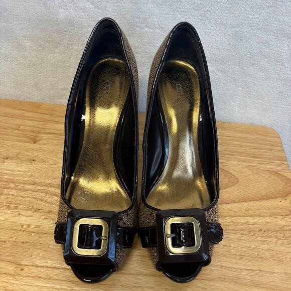 VTG Bakers Jenni Brown Patent Leather Tweed Gold Buckle Peep Toe Pumps Size 8 - Picture 9 of 12